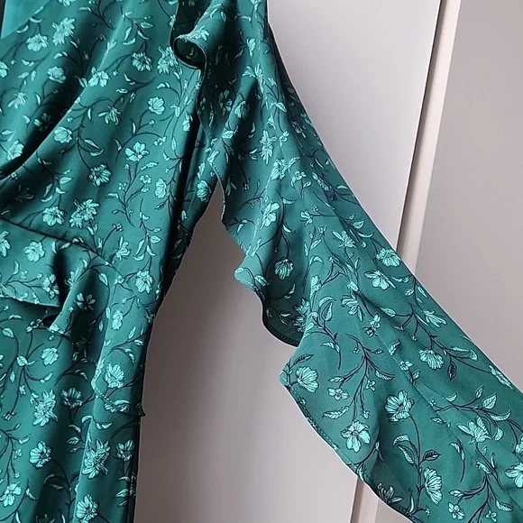 Forest Lily Ruffle Floral Pattern Dress - Picture 2 of 10